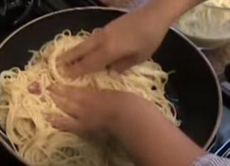 Če preostanke špagetov stresete v ponev, lahko pripravite nenavadno okusno jed