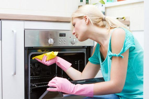 5 pogostih napak, zaradi katerih lahko v vaši pečici zagori