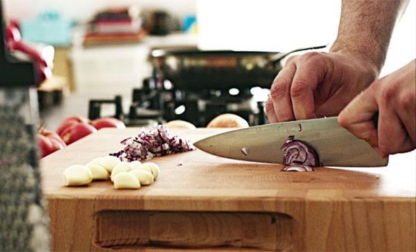 skrhajo, 6 razlogov, zakaj se vaši noži tako hitro skrhajo