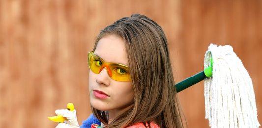 Girl Glasses Mop Cleaning Clean  - klimkin / Pixabay