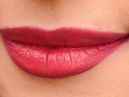Lips Red Woman Girl Sexy Makeup  - Bessi / Pixabay