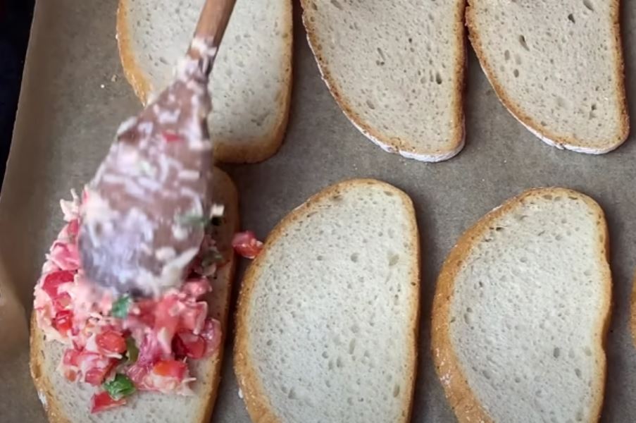 Recept: Topli sendviči malo drugače (odlični, če morate porabiti star kruh)