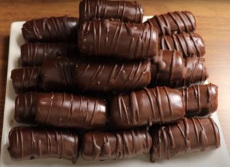 Recept: Slastni čokoladni grižljaji, ki jih naredite iz samo 3 sestavin čokoladno pecivo