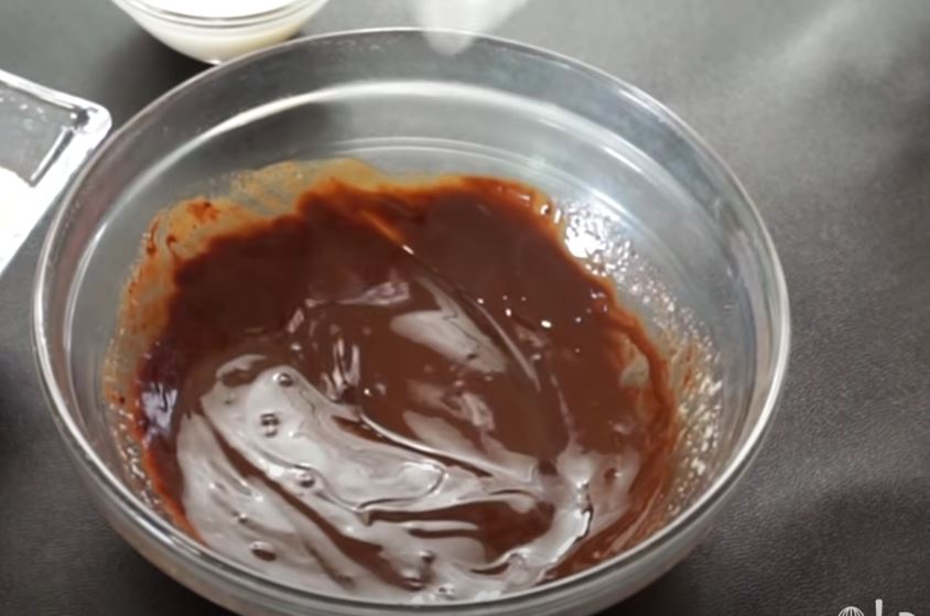 Recept: 1-minutni brownie, pripravljen v mikrovalovni pečici