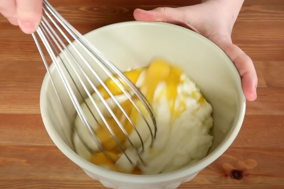 Jogurtova torta, Recept: Hitro pripravljena jogurtova torta (samo 3 sestavine)