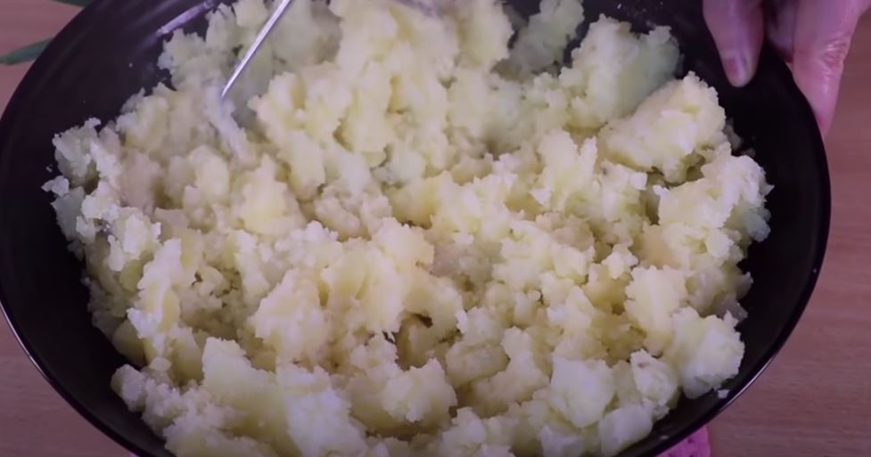 Recept: Neverjetno dobre krompirjevo-mesne kroglice