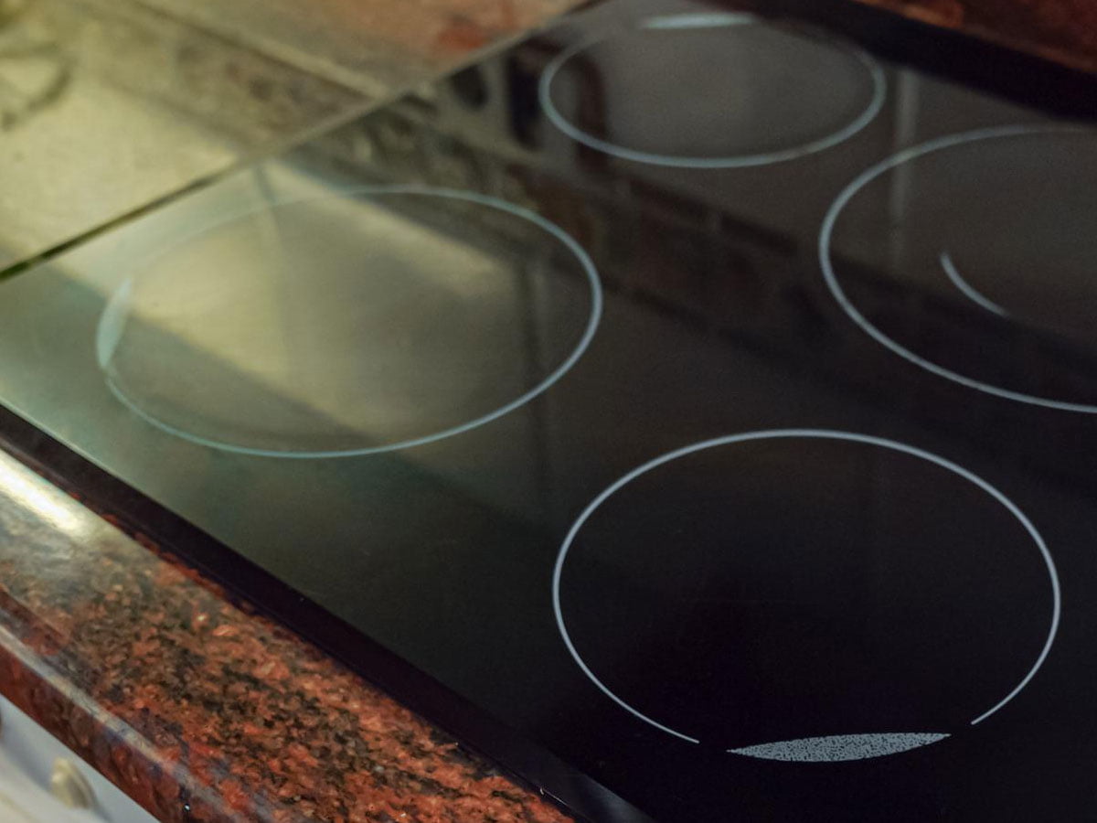 5 stvari, s katerimi uničujete vašo kuhalno ploščo