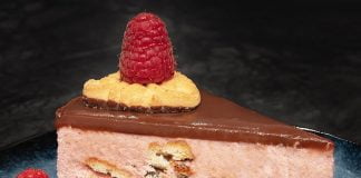 torta z malinami