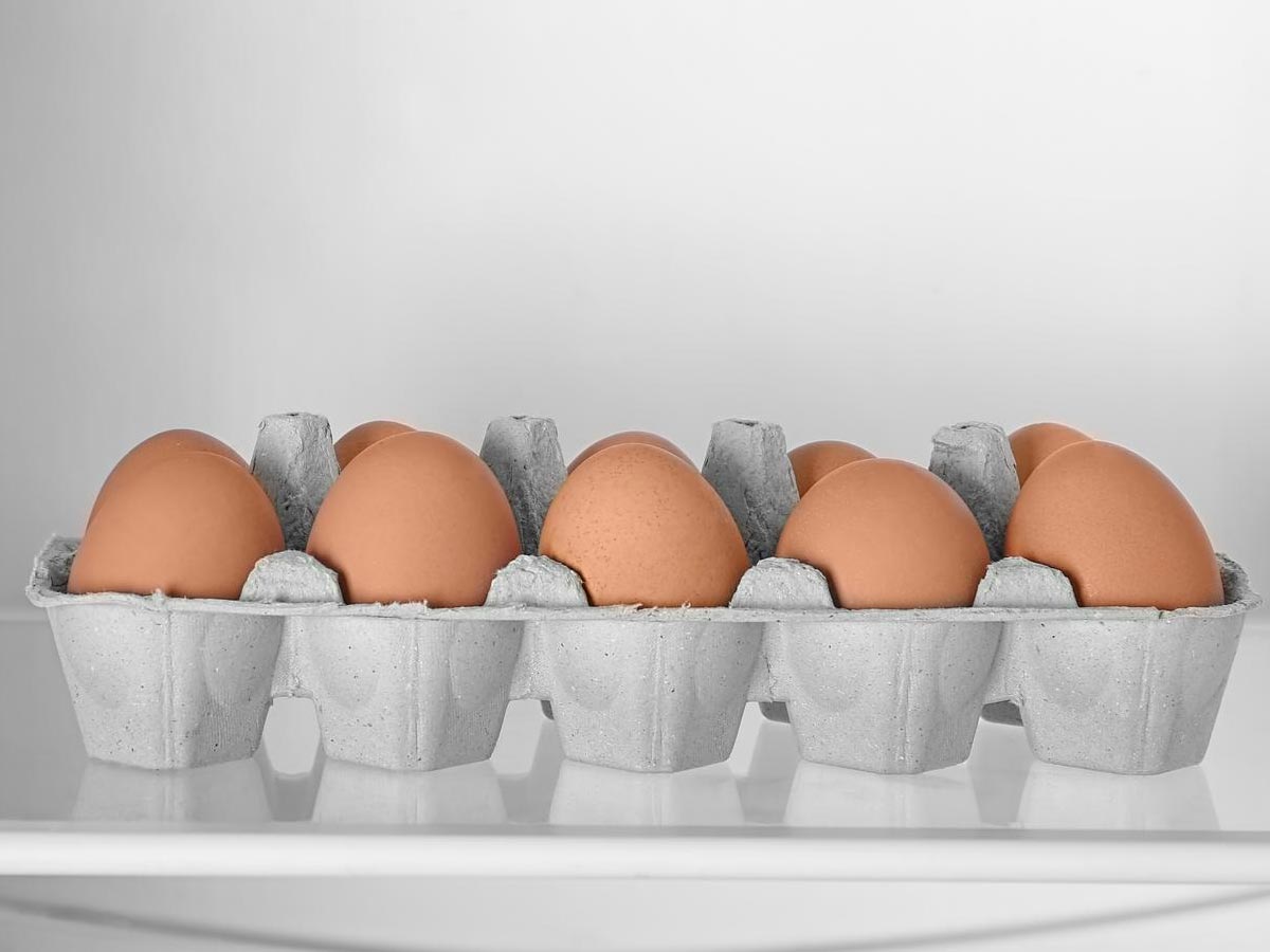 Kako dolgo lahko hranite jajca izven hladilnika?