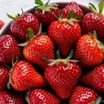 Jagode so lahko polne pesticidov: Tako jih očistite pravilno