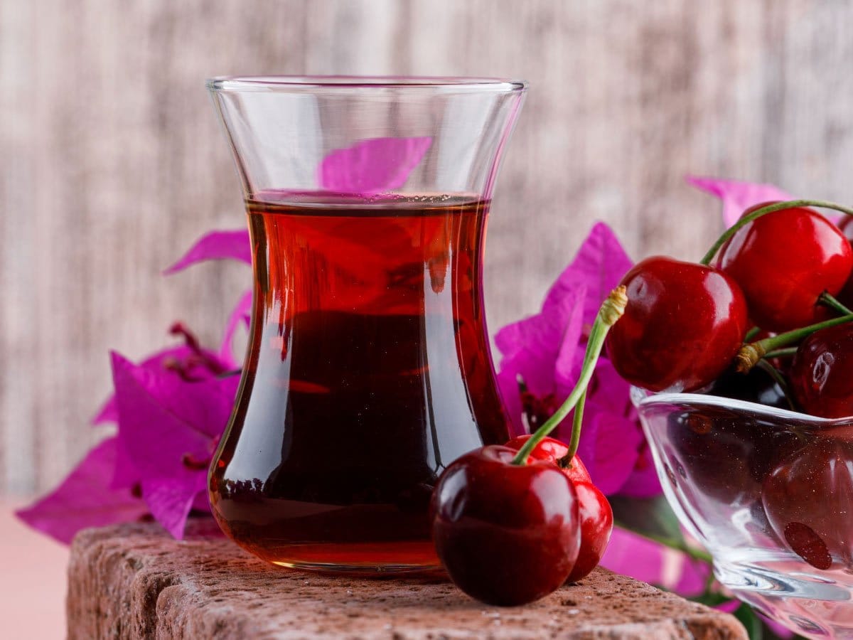 To je recept za domač višnjevec, ki bo navdušil vsakega gosta