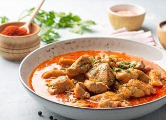 Tako na najbolj enostaven način naredimo piščančji paprikaš piščančji-paprikaš