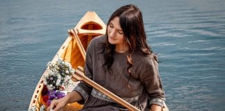 uganka-ime-ženske-na-čolnu