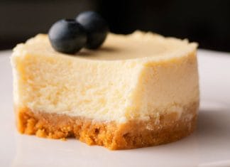 Hiter in enostaven cheesecake v mikrovalovni pečici v 5 minutah cheesecake