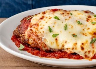 Pripravite piščančje bedre takole in to bo postala vaša najljubša jed s piščancem piščanec-parmezan