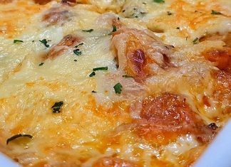 Piščanec s krompirjem in sirom vam bo postal najljubše kosilo piščanec-s-krompirjem-in-sirom