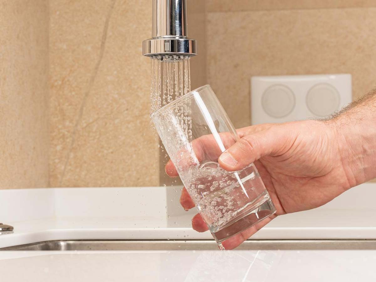 , Znebite se grdih lis na kozarcih: S tem trikom se bo steklo lesketalo