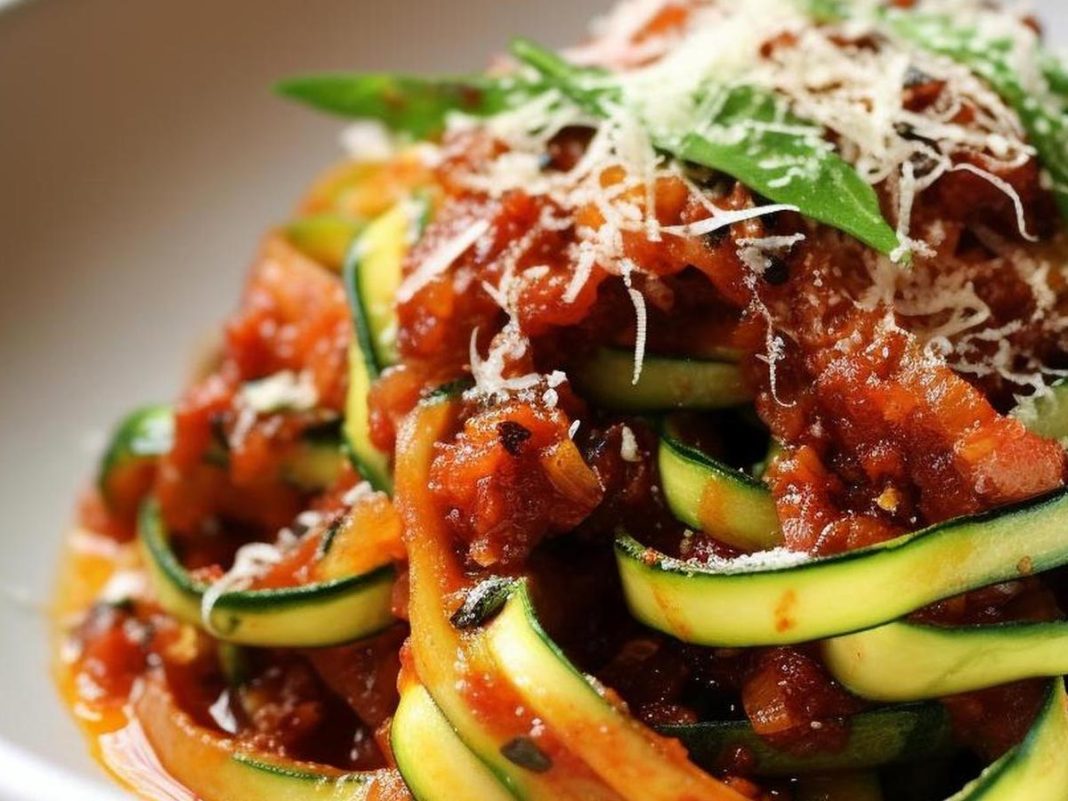 bučkini-špageti-z-mesno-omako bučkini-špageti-z-mesno-omako