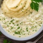 Če boste krompirjevo juho pripravili po tem receptu, boste navdu&scaron;ili vso družino