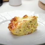 Ko boste enkrat poskusili to krompirjevo solato, se vam tista, ki ste je vajeni, ne bo zdela več tako dobra