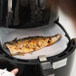 Kako pravilno očistiti cvrtnik na vroč zrak, da bo deloval kot nov