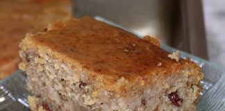 sočno-pecivo-z-orehi-in-rozinami