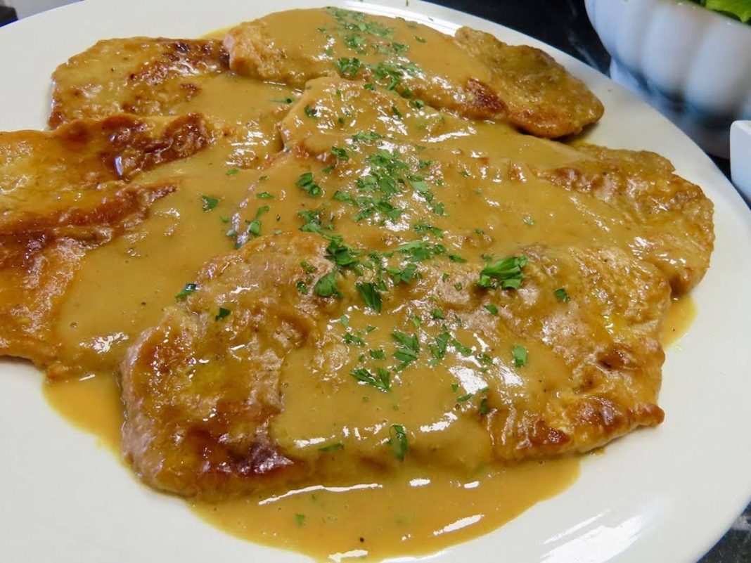 svinjski-kotleti-v-čebulni-omaki svinjski-kotleti-v-čebulni-omaki