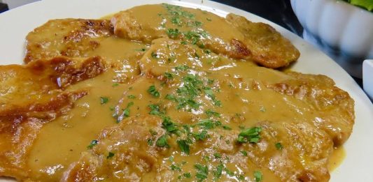 svinjski-kotleti-v-čebulni-omaki