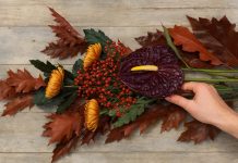 Naredi sam: Prekrasna ideja za ikebano, ki jo lahko položite na grob ta vikend ikebana