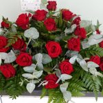Naredi sam: Preprosta ikebana, ki jo lahko naredite sami &ndash; poklon spominu z rožami