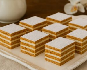 Medena pita – klasično pecivo, ki ne sme manjkati na nobenem praznovanju