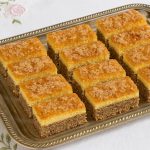 Orehovo pecivo s kislo smetano – hitro, sočno in božansko
