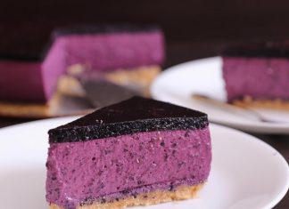 borovničev-cheesecake