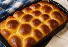 Najbolj mehki buhteljni z vanilijevim nadevom: recept, ki vedno uspe buhteljni