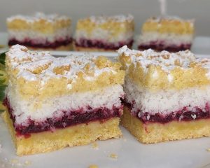 Lena pita z višnjami in kokosom, ki uspe vsakomur