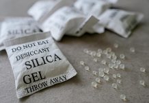 Vsi mečemo te vrečke v koš – in sploh ne vemo, kakšen zaklad skrivajo silica-gel