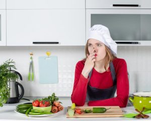 Kako se znebiti vonja po čebuli, ribah in zelju v kuhinji