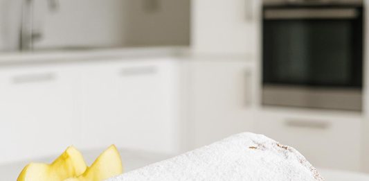 zdrobov-narastek-z-jabolki