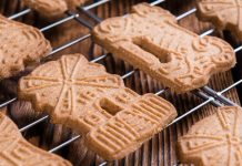 Najlepši in najbolj aromatični božični piškoti: originalni Speculaas po tradicionalnem receptu speculaas-piškoti