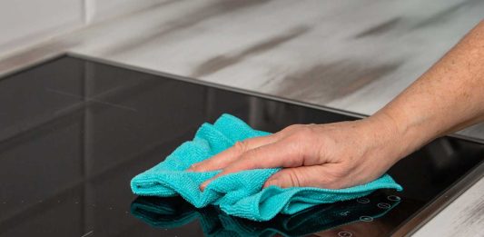 čiščenje-kuhinjske-plošče