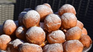 Ta recept za fritule oziroma miške je preprost, zanesljiv in vedno uspe