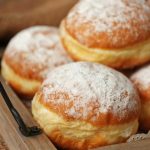 Domači krhki flancati: preprost recept brez zapletov