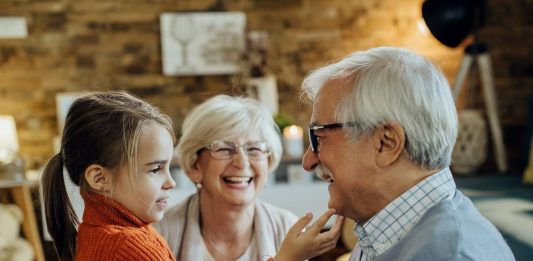 stari-starši-z-vnuki