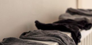 sušenje-perila-na-radiatorju