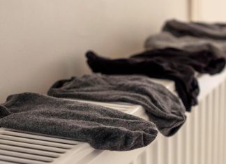 sušenje-perila-na-radiatorju