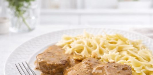 svinjski-medaljoni-v-omaki