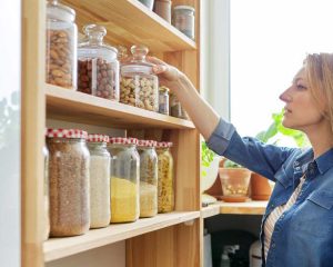 Po praznikih naredite red: 6 nujnih korakov za organizacijo shrambe