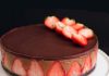 Recept: Čokoladno-jagodna sirna torta brez peke jagodna-sirna-torta