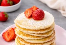Palačinke brez jajc: Mehke, preproste in popolne za zajtrk palačinke-brez-jajc
