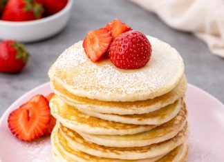 Palačinke brez jajc: Mehke, preproste in popolne za zajtrk palačinke-brez-jajc